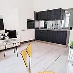 Casa Bianca - 2 Bedroom Design Trieste