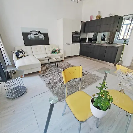 Casa Bianca - 2 Bedroom Design Апартаменты Триест